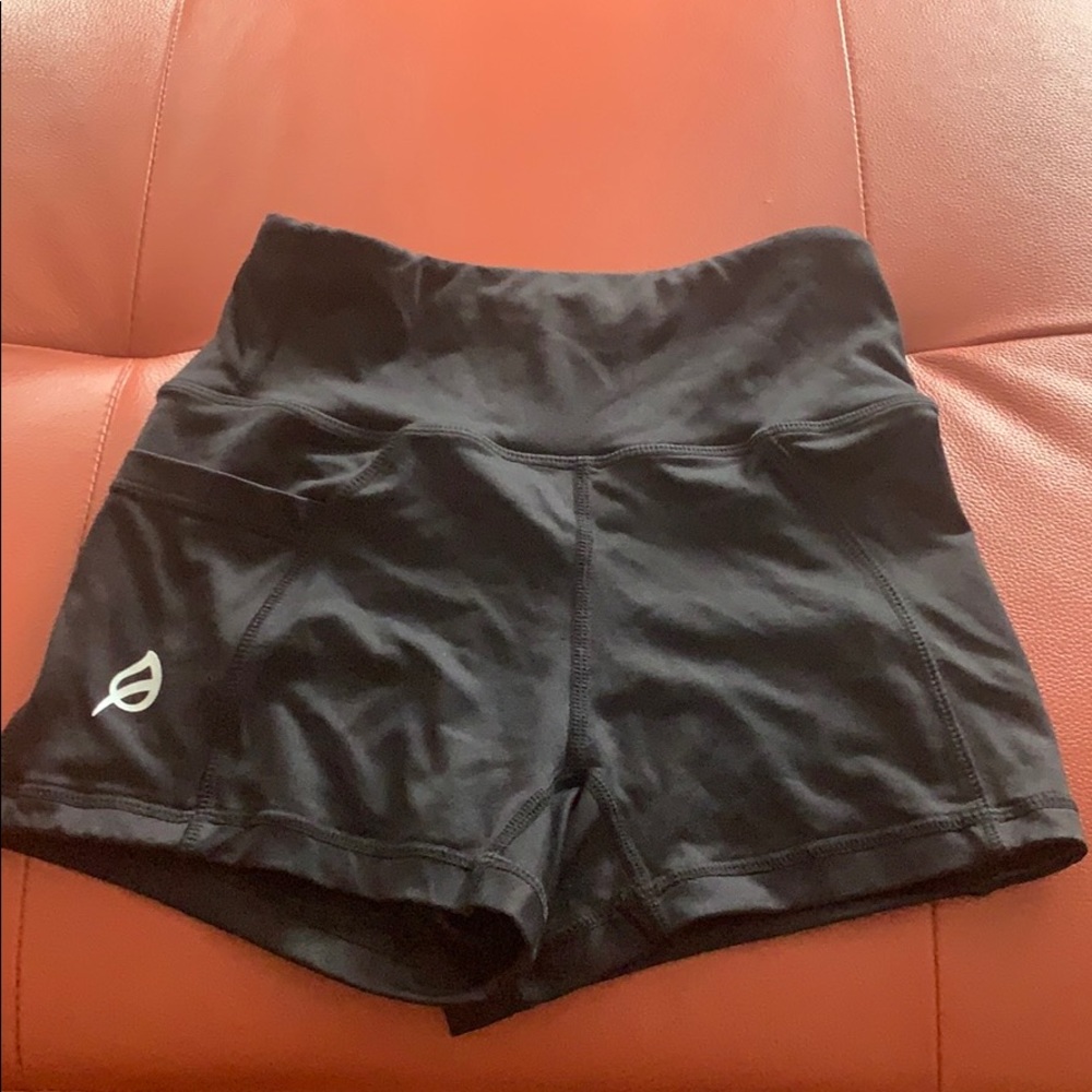 Ptula active shorts with pockets XS